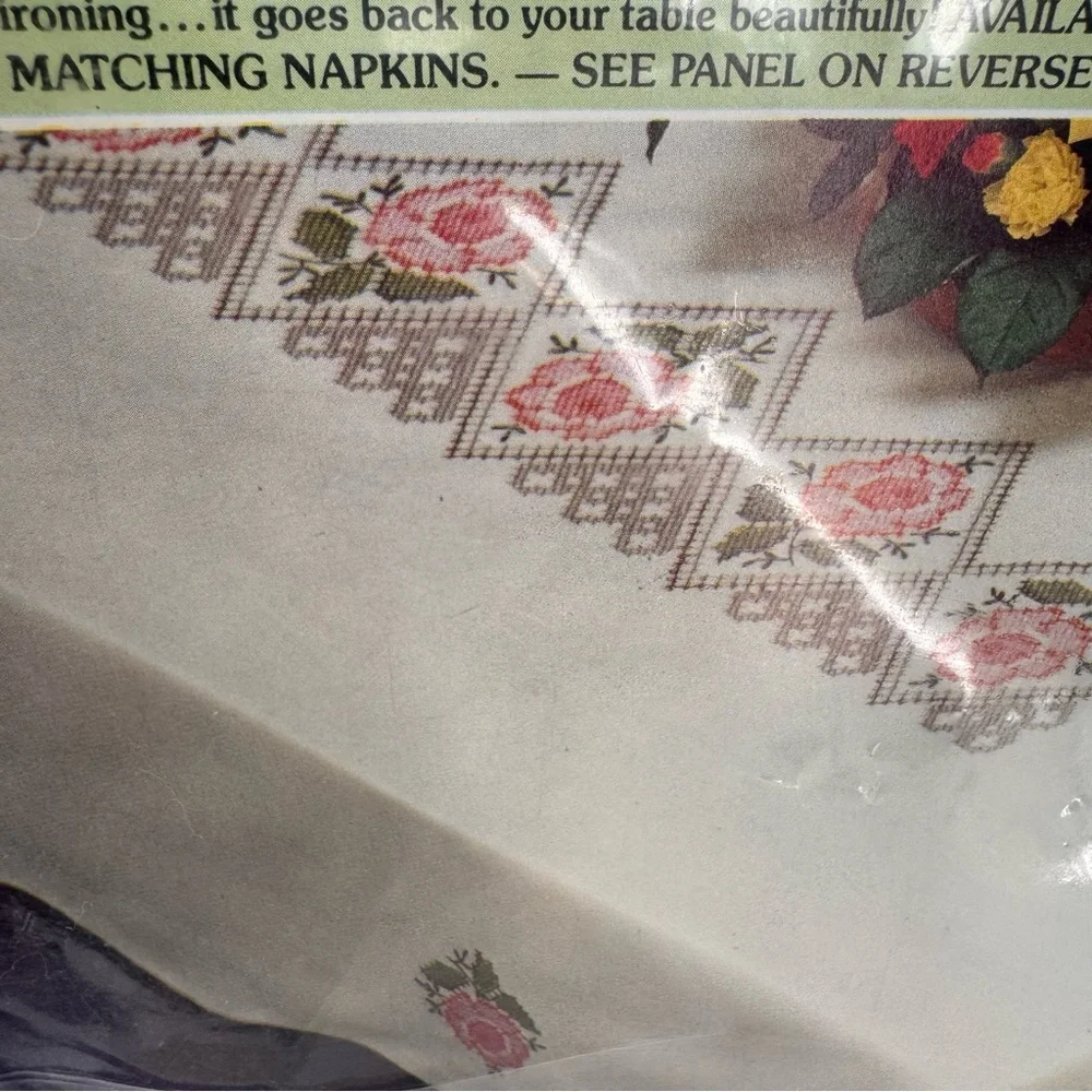 Vintage Paragon Cross Stitch Kit Tablecloth 0900 Rose Enchantment Embroidery New